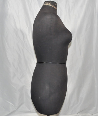 Black Fabric 3/4 Female Display Form