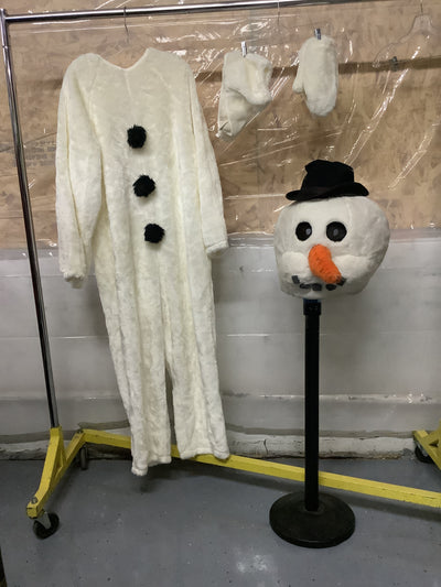 [Retired Rental] Carrot Nose Snowman
