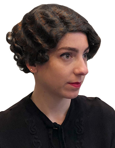 Excuse me, sir, could you point me in the direction of the nearest speakeasy? But first, let me put on... the 1930s wig! vintage lady  vintage  the marvelous mrs maisel  the great gatsby  Short Wigs  mrs maisel  flapper wig  flapper  40s  30s  20s  1930s wig