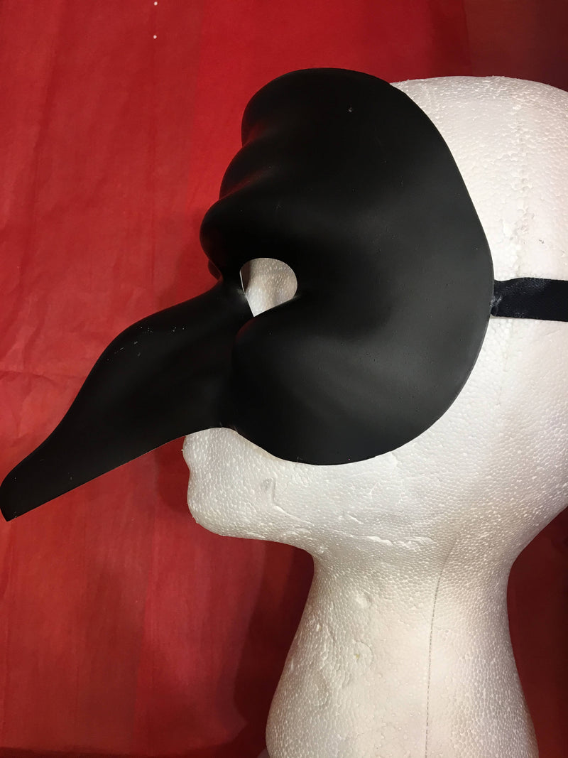 Executioner Elongated Nose Mask - Black