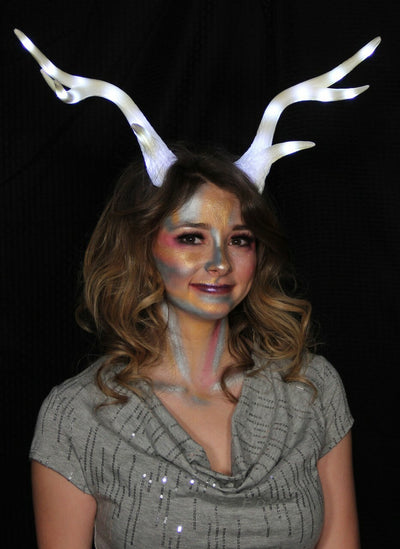 Lumen horns elope white deer antlers