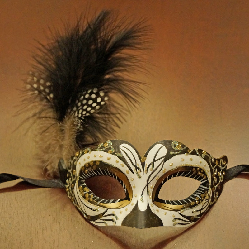 Triline Eye Mask w/ Feather gold